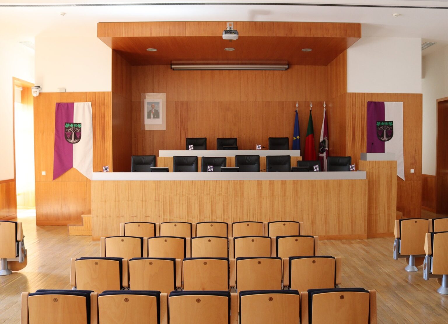 Assembleia Municipal de Anadia reúne hoje em sessão ordinária