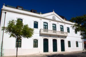 Biblioteca de Oliveira do Bairro recebe hoje livro “Oficina do Desassossego”