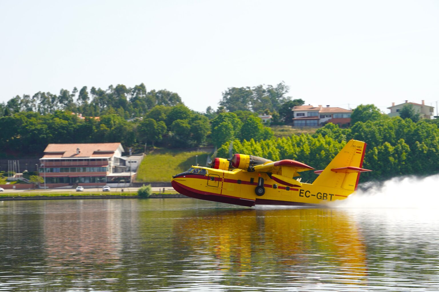 Pateira de Fermentelos preparada para abastecimento de aviões Canadair no combate a incêndios