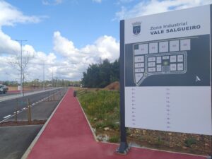 Alienação de lotes na Zona industrial do Vale Salgueiro em Alféloas marcada