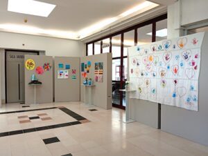 Exposição de “Arte Infantil e Reciclagem” patente na Biblioteca de Cantanhede