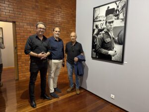 Quando a fotografia é história: Alfredo Cunha em exposição no Museu do Vinho