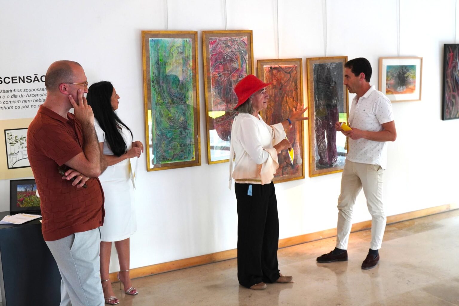 Exposição coletiva inaugurada na Câmara de Oliveira do Bairro